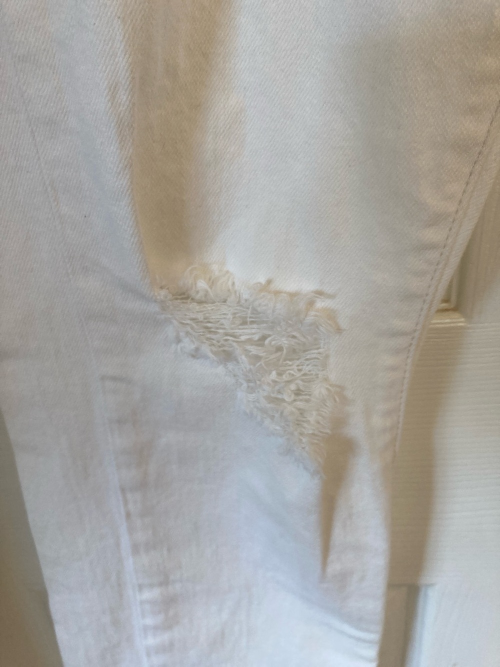 Pilcro Cream-Label Off  White Distressed Denim Jeans - Picture 7 of 15